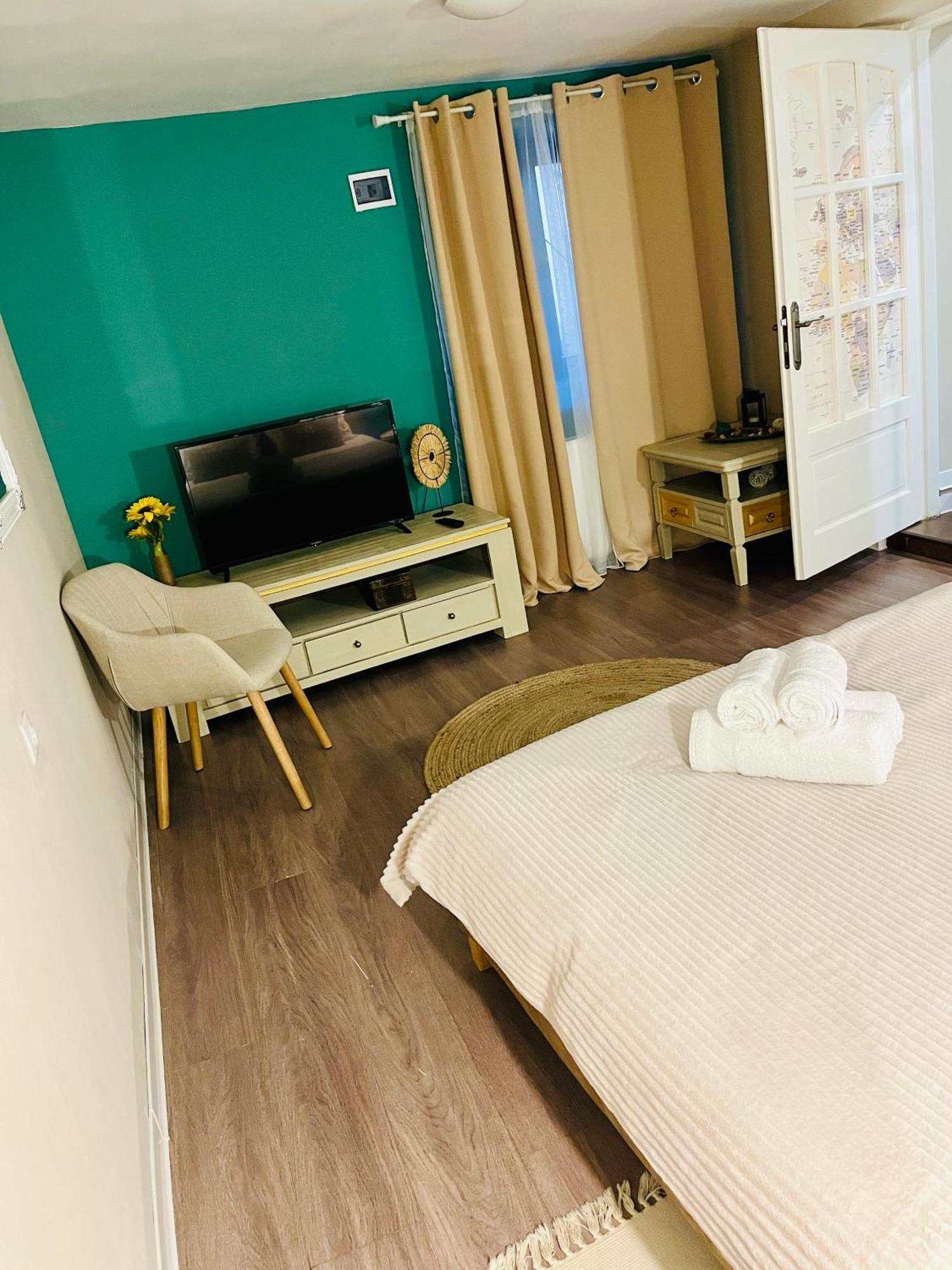 Moon And Sun Apartments Sibiu Esterno foto